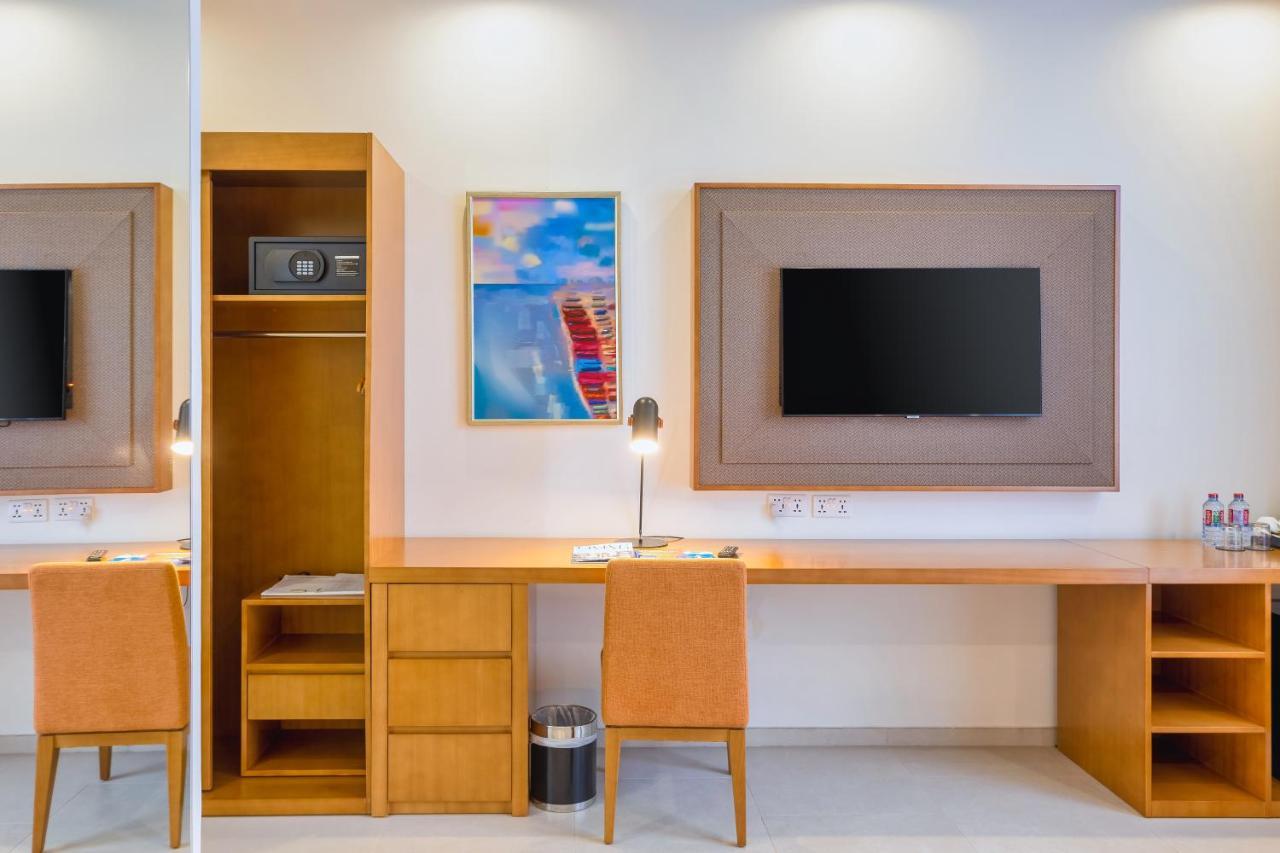 Alisa Hotel Tema Buitenkant foto
