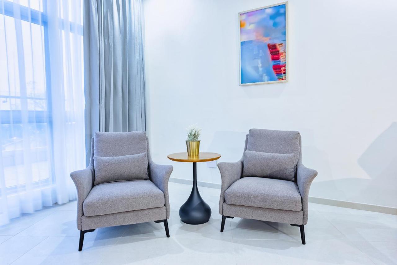 Alisa Hotel Tema Buitenkant foto