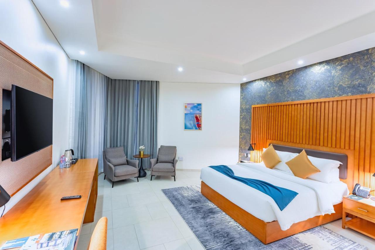 Alisa Hotel Tema Buitenkant foto